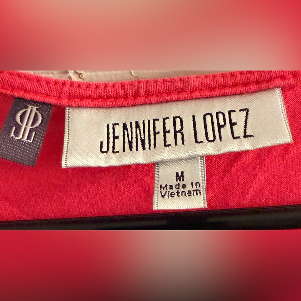 Jennifer Lopez Vibrant Pink Draped Blouse with gold name plate Size Medium - Picture 4 of 4
